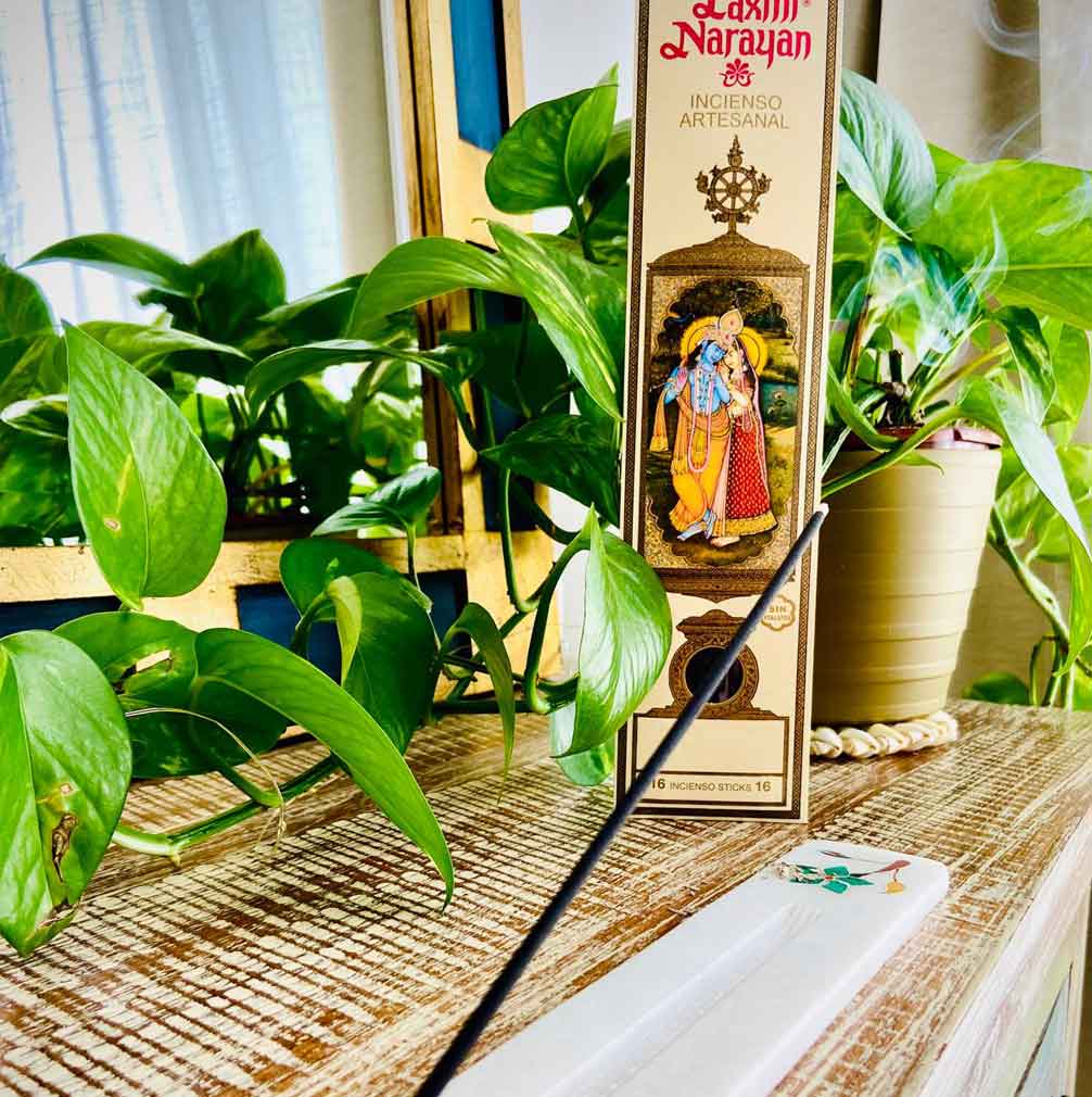 Incienso Laxmi Stick Violeta Radhe Shyam